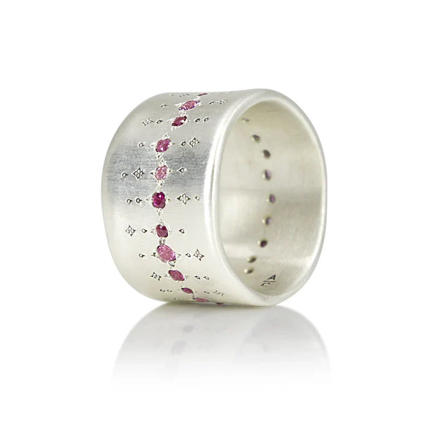 Single Organic Wide Band With Rubies